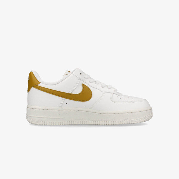 NIKE WMNS AIR FORCE 1 '07 NEXT NATURE SUMMIT WHITE/BRONZINE/METALLIC SILVER