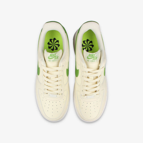 NIKE WMNS AIR FORCE 1 '07 NEXT NATURE COCONUT MILK/SAIL/VOLT/CHLOROPHYLL