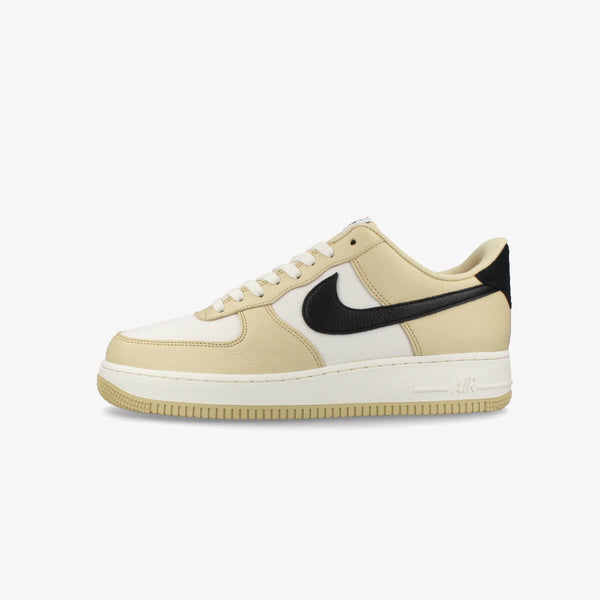 NIKE AIR FORCE 1 '07 LX TEAM GOLD/BLACK/SAIL