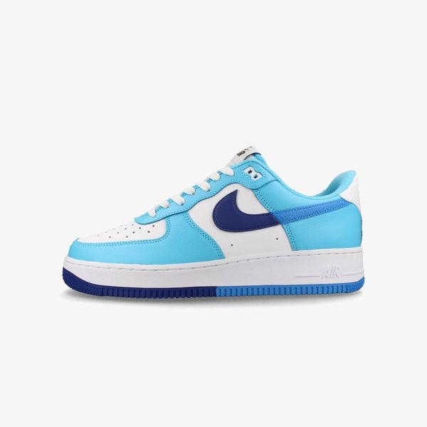 NIKE AIR FORCE 1 '07 LV8 [SPLIT] WHITE/DEEP ROYAL BLUE/BALTIC BLUE/LIGHT PHOTO BLUE