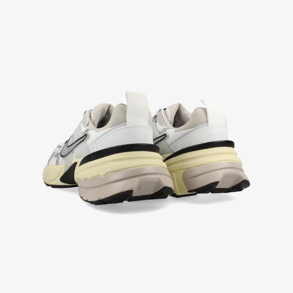 NIKE WMNS V2K RUN SUMMIT WHITE/METALLIC SILVER