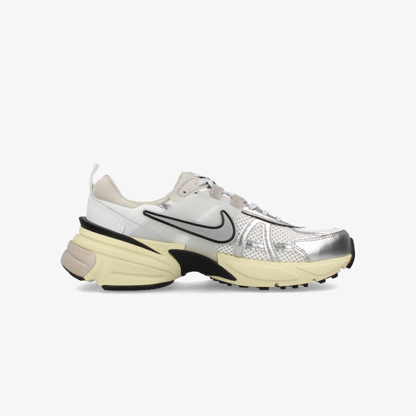 NIKE WMNS V2K RUN SUMMIT WHITE/METALLIC SILVER