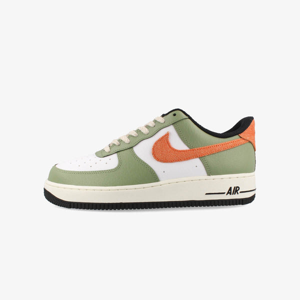 NIKE AIR FORCE 1 '07 OIL GREEN/WHITE/SAIL/SAFETY ORANGE