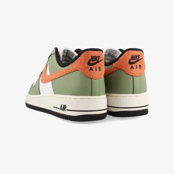 NIKE AIR FORCE 1 '07 OIL GREEN/WHITE/SAIL/SAFETY ORANGE