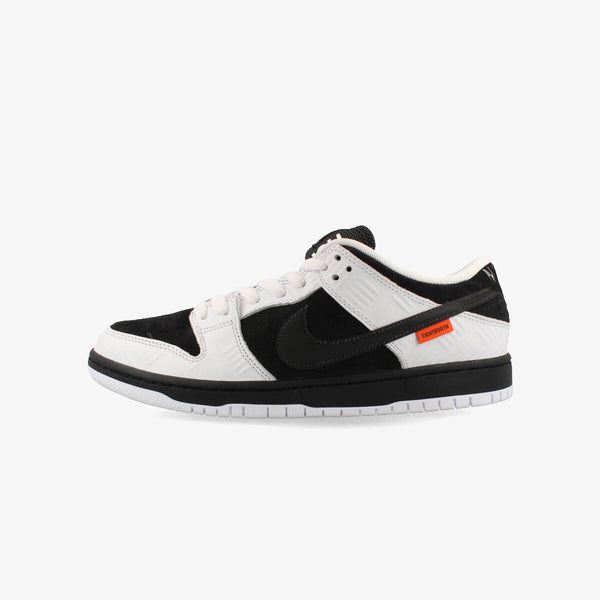 NIKE SB DUNK LOW PRO QS 【TIGHTBOOTH PRODUCTION】 WHITE/BLACK/SAFETY ORANGE