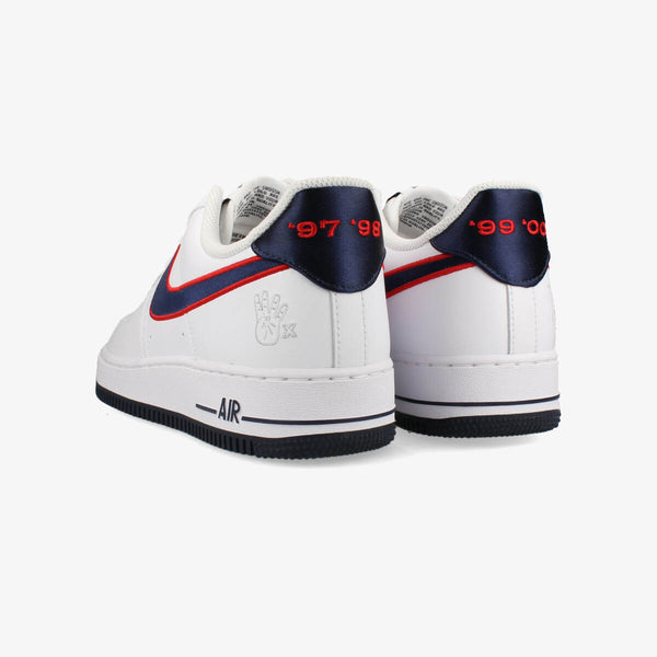 NIKE WMNS AIR FORCE 1 '07 [HUSTON COMETS] WHITE/OBSIDIAN/UNIVERSITY RED/WOLF GRAY