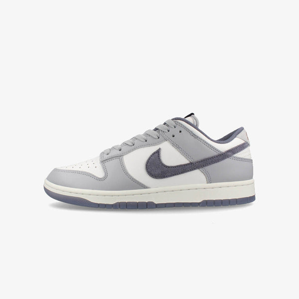 NIKE DUNK LOW RETRO SE WHITE/LIGHT CARBON/PLATINUM TINT