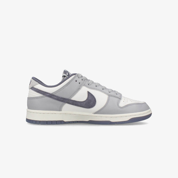 NIKE DUNK LOW RETRO SE WHITE/LIGHT CARBON/PLATINUM TINT