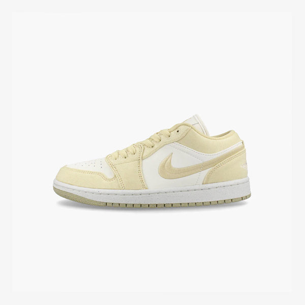 NIKE WMNS AIR JORDAN 1 LOW SE TEAM GOLD/SAIL