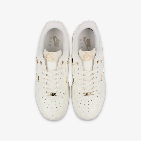 NIKE WMNS AIR FORCE 1 '07 LX SAIL/SAIL/METALLIC GOLD