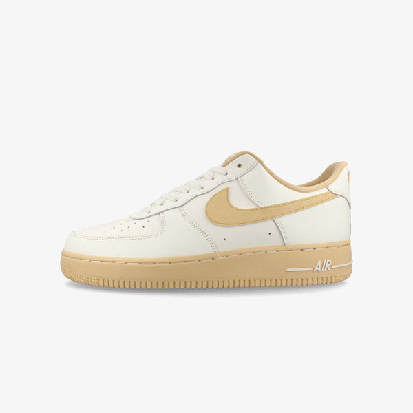 NIKE WMNS AIR FORCE 1 '07 SAIL/SESAME/VINTAGE GREEN