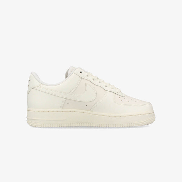 NIKE WMNS AIR FORCE 1 '07 ESSENTIAL TRK3 SAIL/SAIL/BLACK hf1058-133 ...